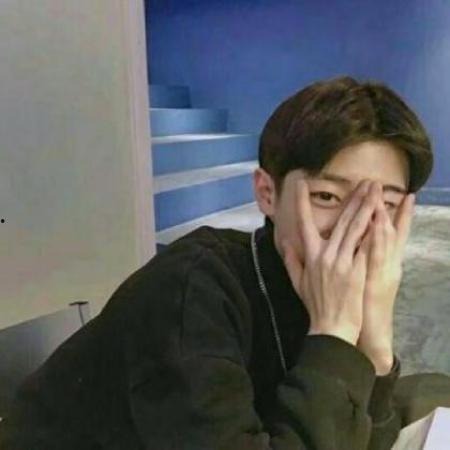 吃瓜娱乐微博头像男,揭秘吃瓜娱乐界男星们的微博头像魅力  第1张